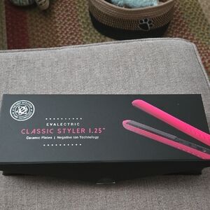 Evalectric Classic Styler 1.25" Pink Hair Straightener
